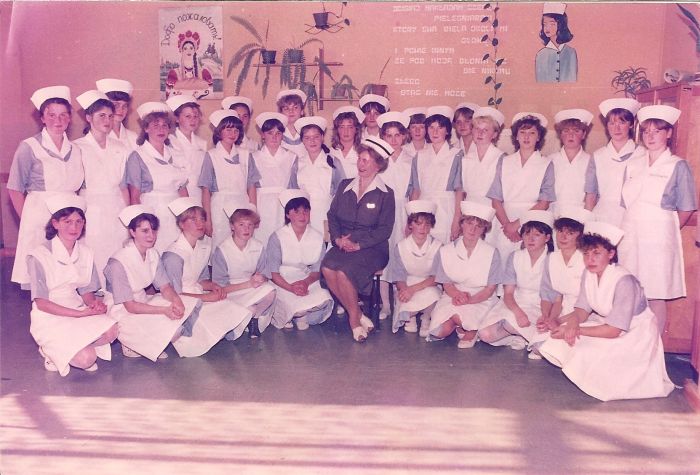 Zdjęcie grupowe pielęgniarek Liceum Medycznego Wydziału Pielęgniarstwa 